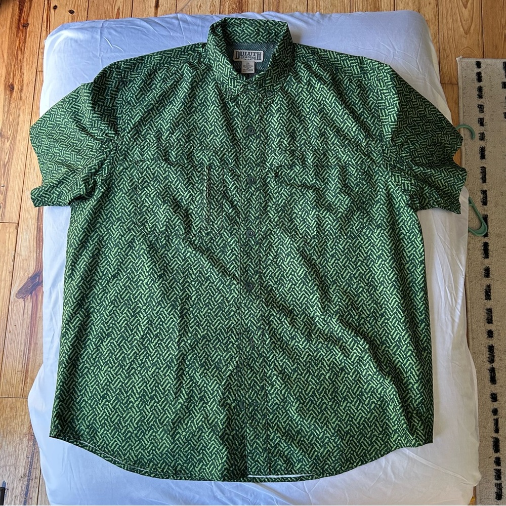 Duluth Trading Co Green Geometric Men's Shirt
